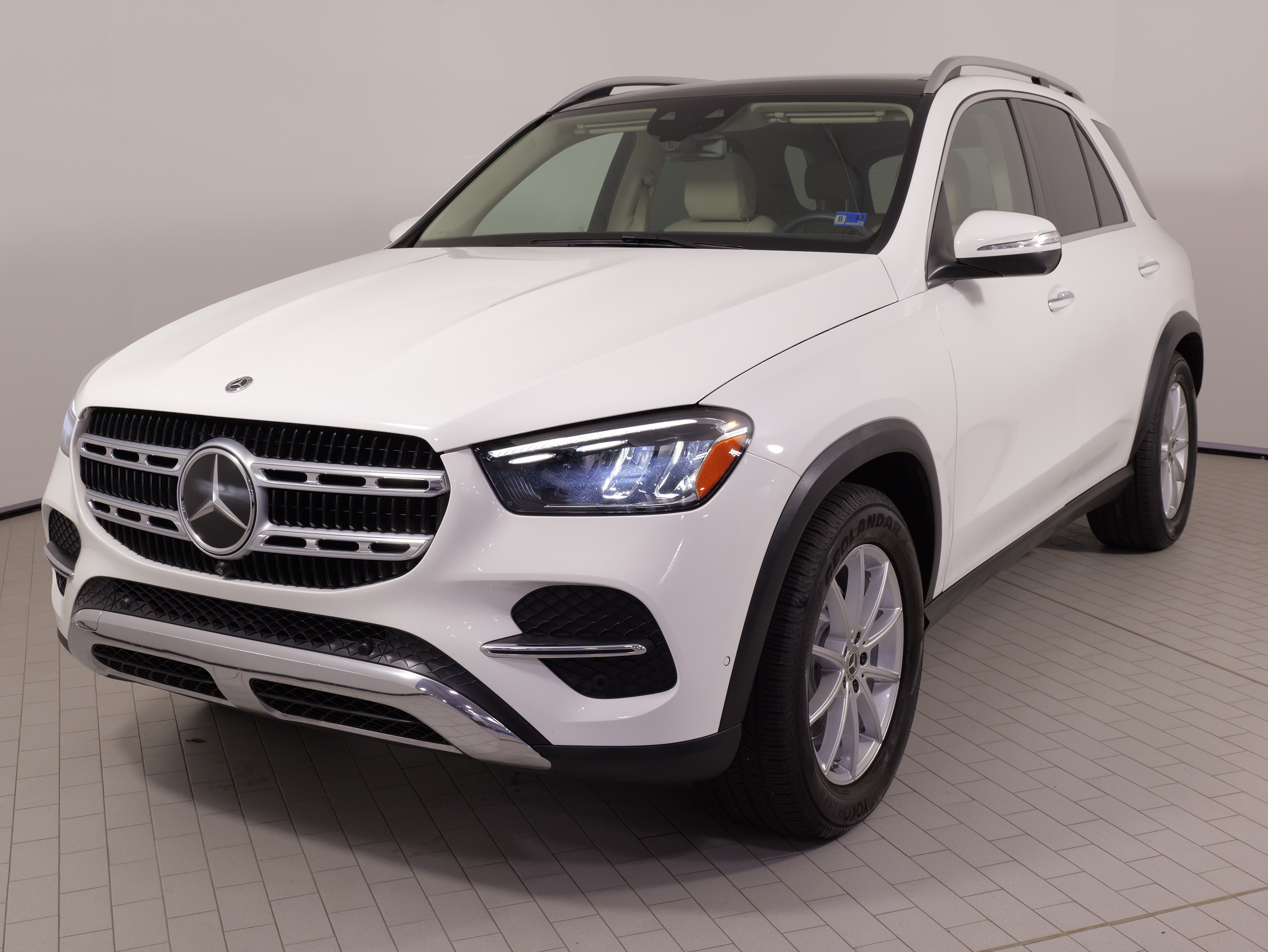 Used 2024 Mercedes-Benz GLE 350 4MATIC image 4