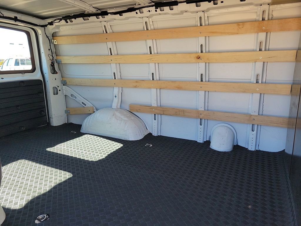 Used 2024 Chevrolet Express 2500 w/ Driver Convenience Package image 8