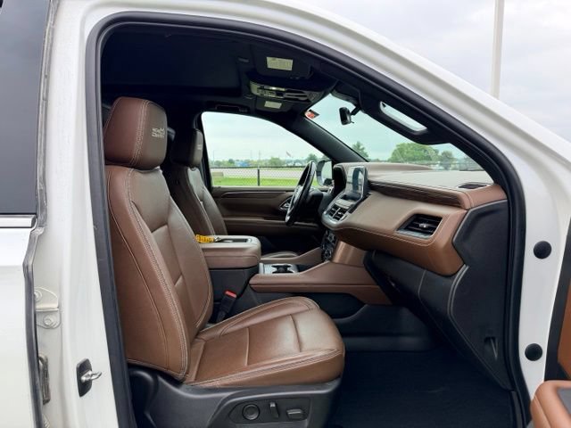 Used 2021 Chevrolet Tahoe High Country w/ Premium Package 2 AWD/4WD image 11