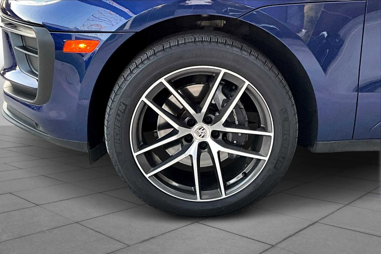 Used 2023 Porsche Macan Turbo AWD/4WD image 19