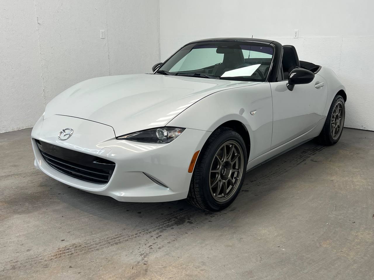 Used 2016 MAZDA MX-5 Miata Sport image 10
