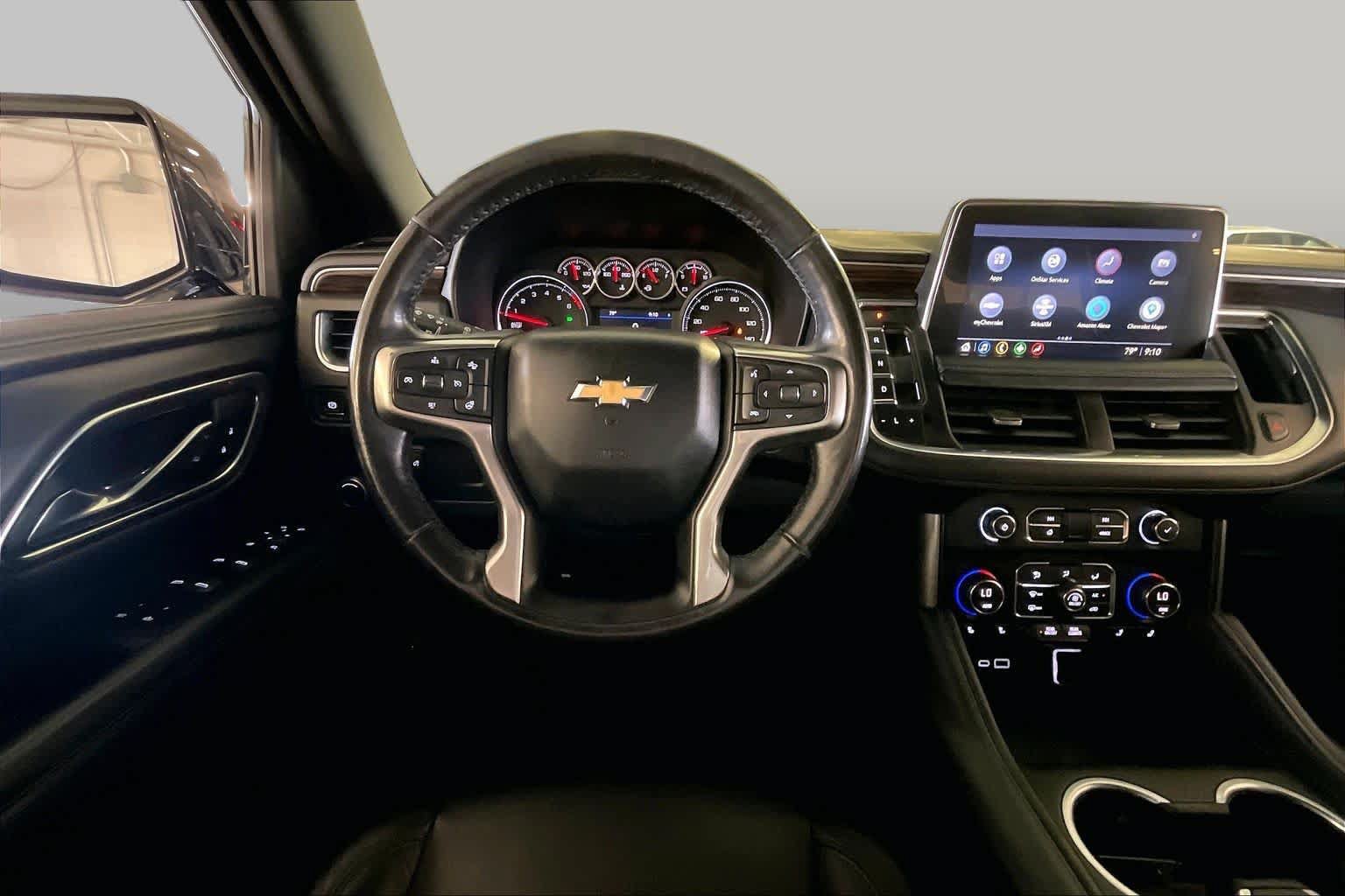 Used 2021 Chevrolet Suburban LT w/ Luxury Package RWD image 5