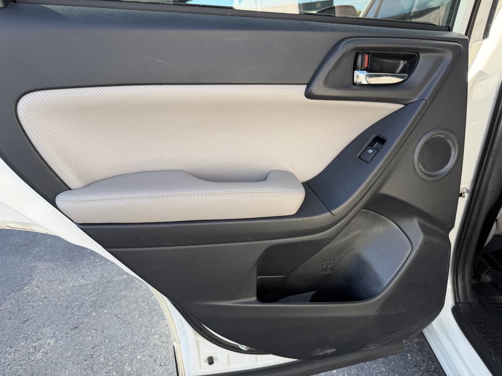 Used 2016 Subaru Forester 2.5i Limited AWD/4WD image 21