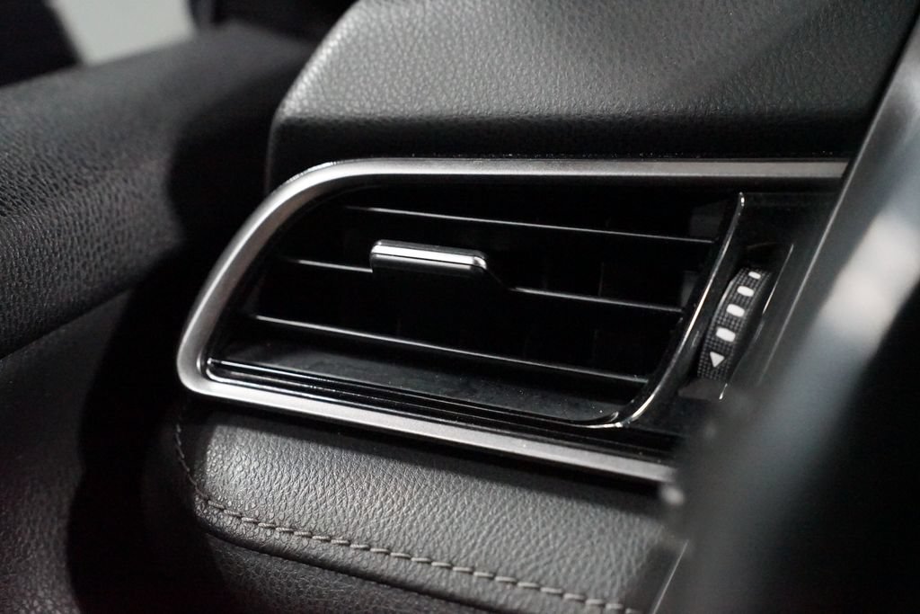 Used 2022 Toyota Camry SE FWD image 24