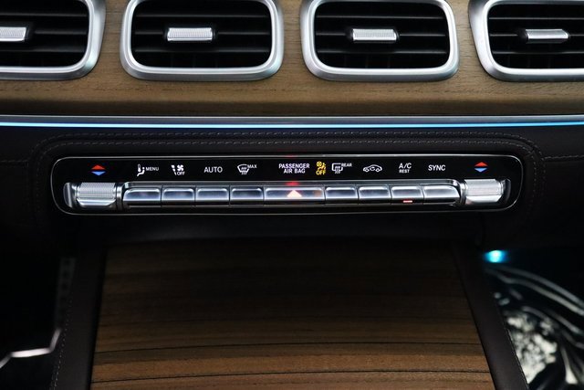 Used 2022 Mercedes-Benz GLS 580 4MATIC image 29