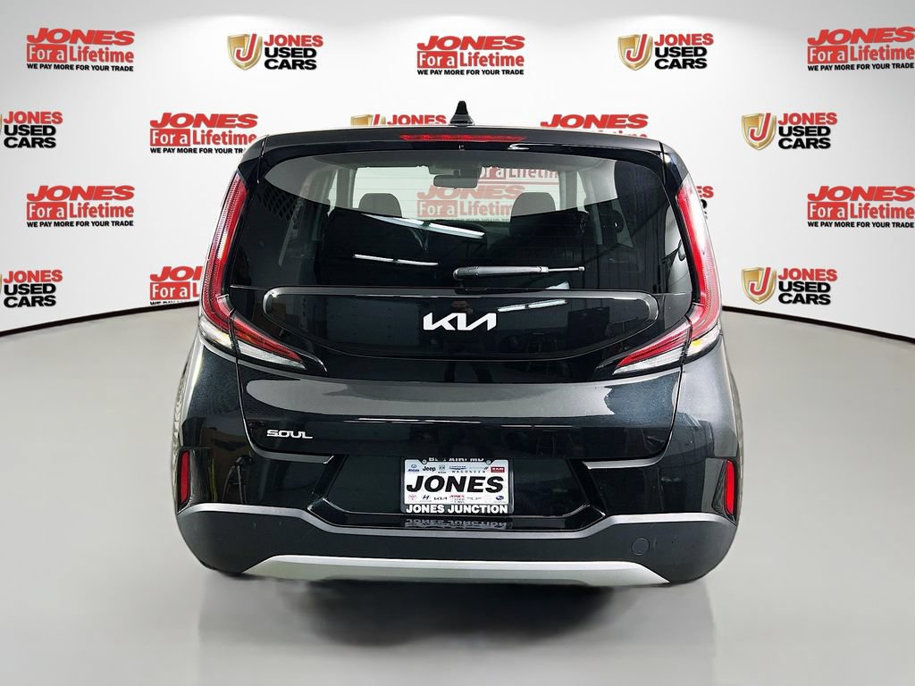 Certified 2023 Kia Soul LX w/ LX Technology Package FWD image 14
