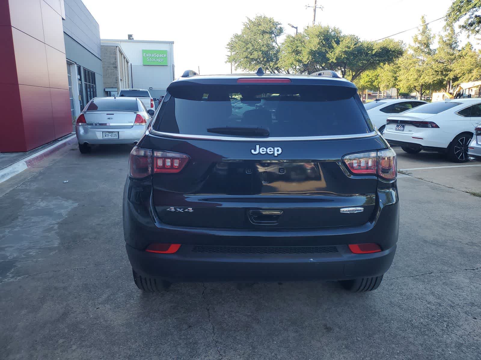 Used 2024 Jeep Compass Latitude AWD/4WD image 5