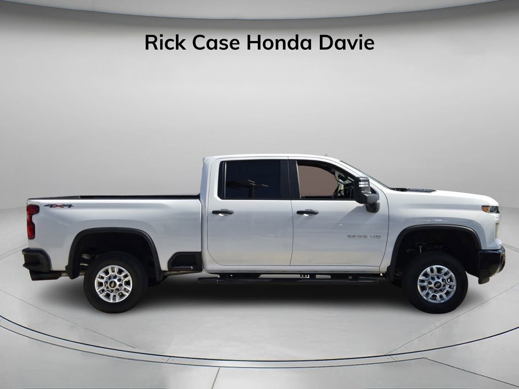 Used 2024 Chevrolet Silverado 2500 Custom w/ Custom Value Package image 3