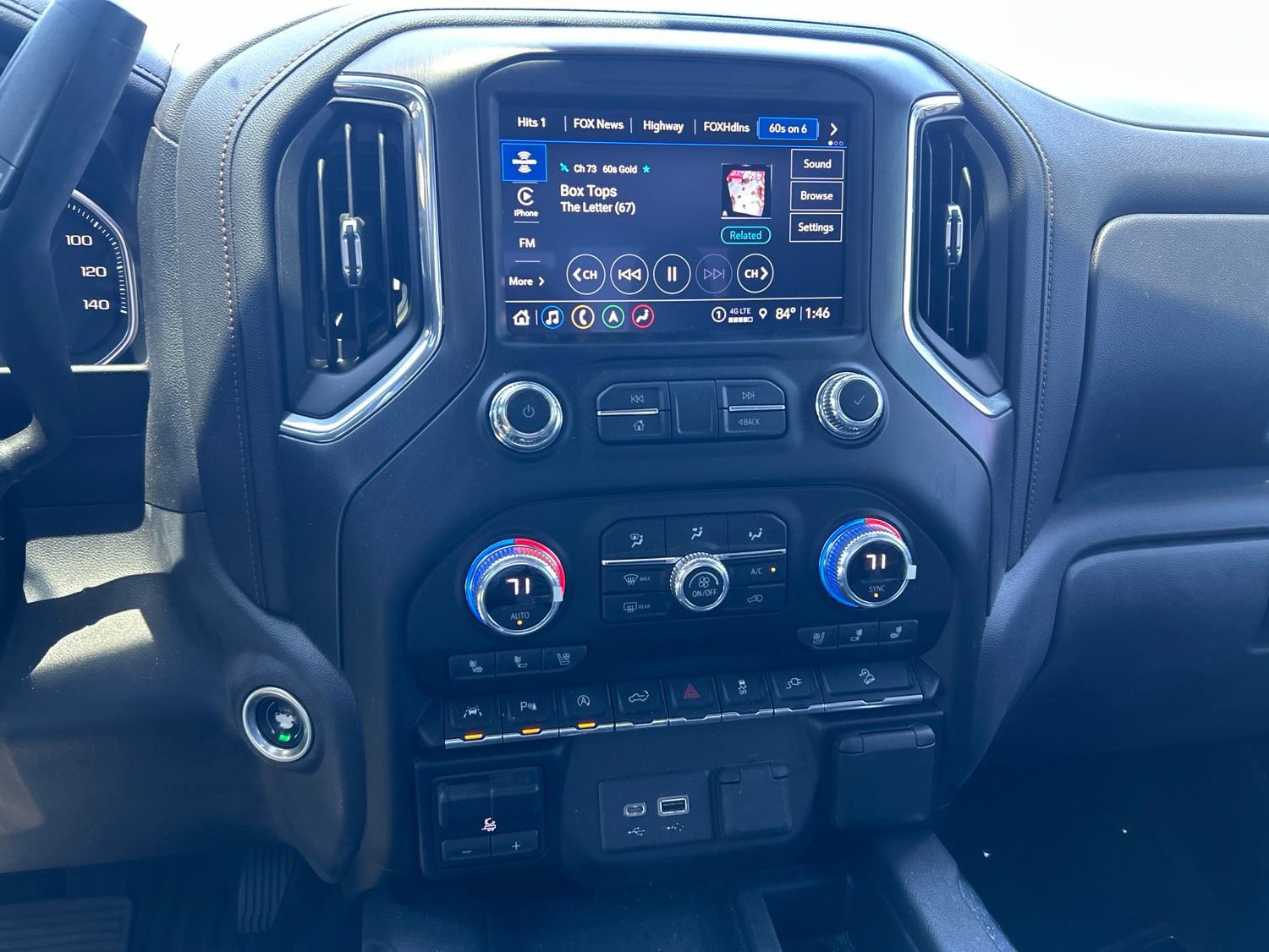 Used 2021 GMC Sierra 1500 AT4 w/ AT4 Premium Package AWD/4WD image 18