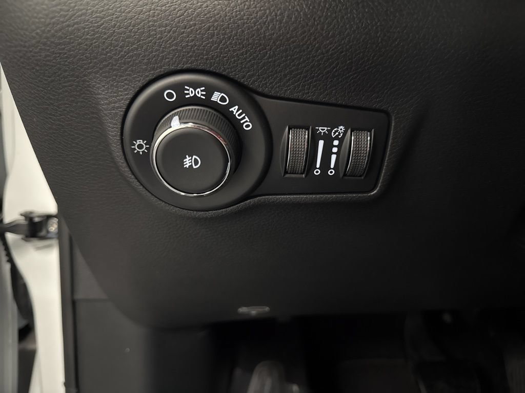 New 2026 Jeep Compass Latitude AWD/4WD image 19