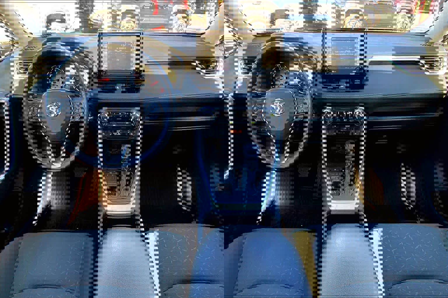 Used 2022 Toyota RAV4 XLE w/ Convenience Package AWD/4WD image 16