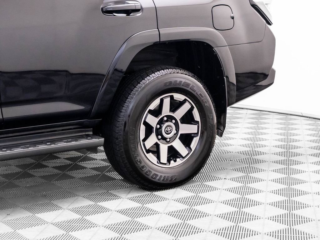 Used 2024 Toyota 4Runner TRD Off-Road AWD/4WD image 32