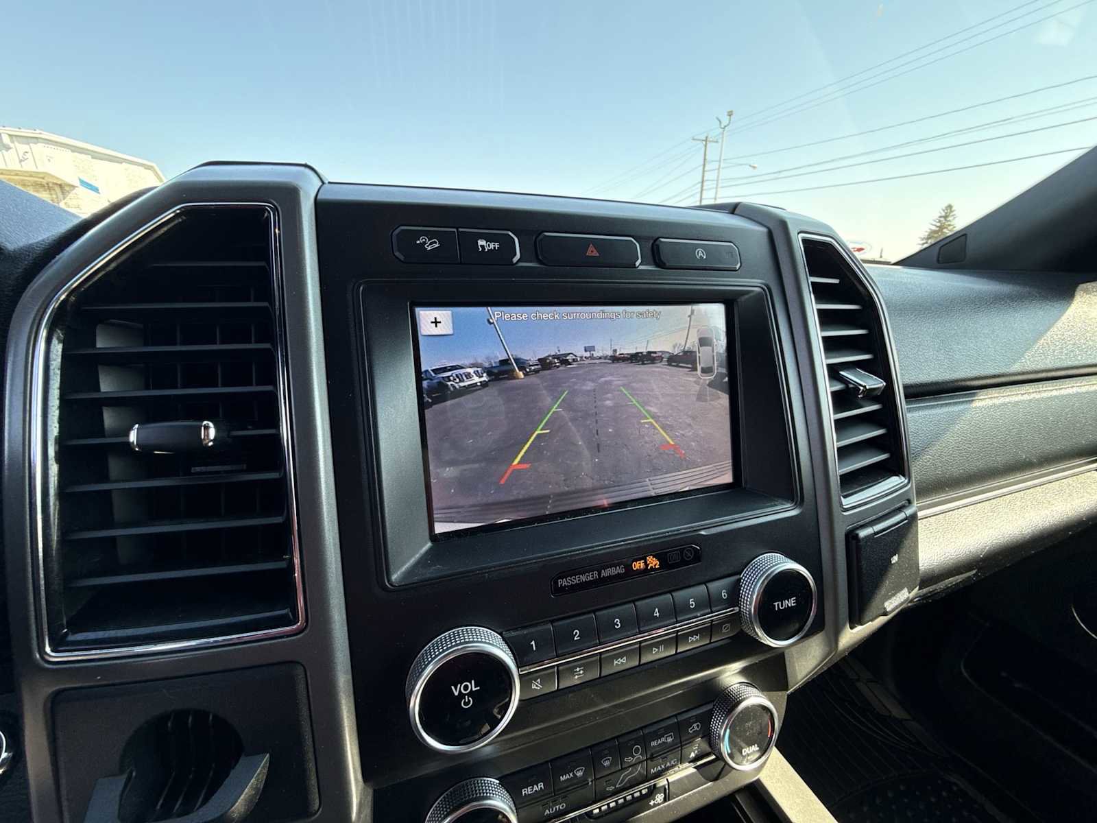 Used 2019 Ford Expedition XLT image 22