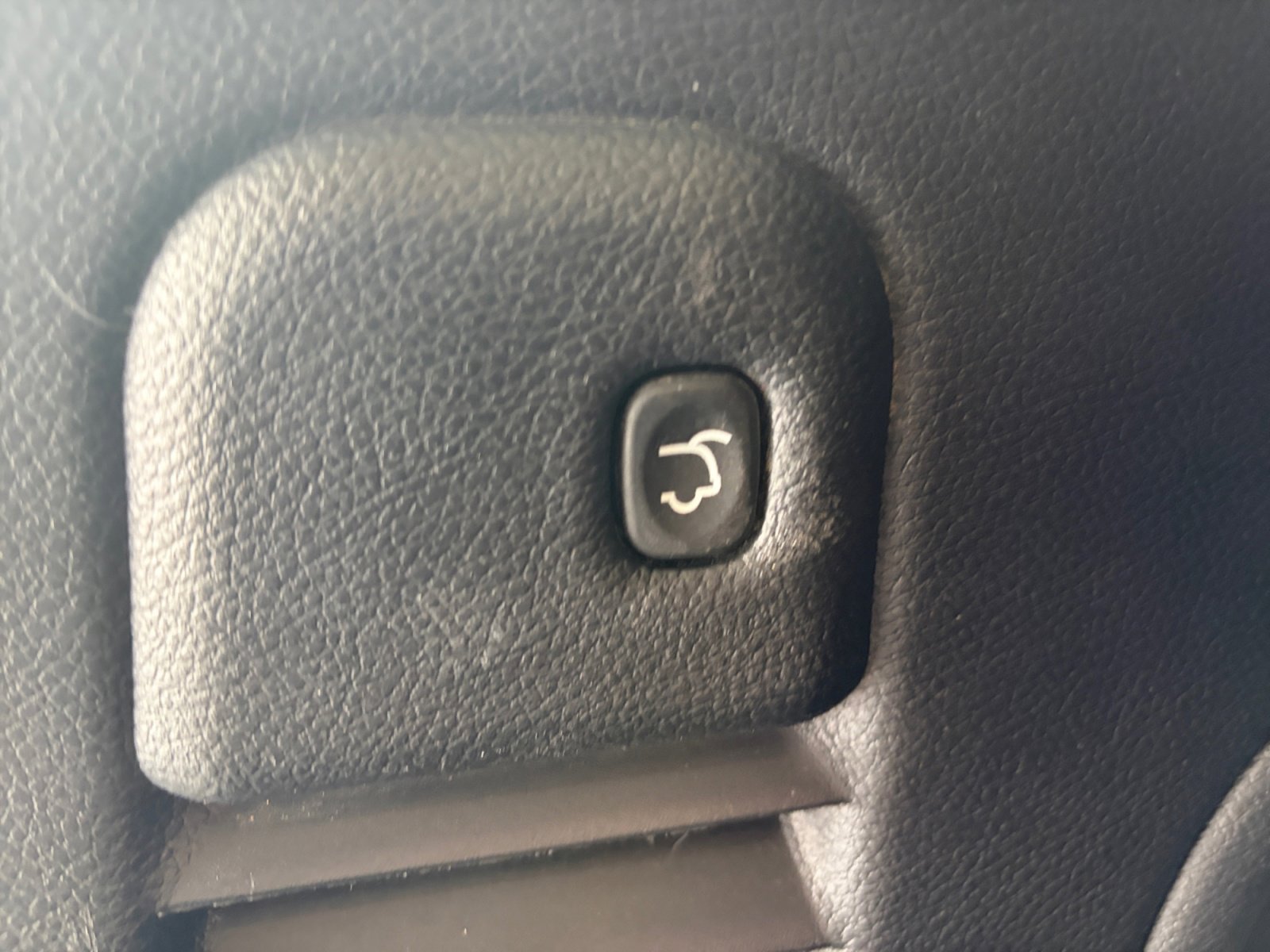 Used 2022 Jeep Grand Cherokee Limited image 25