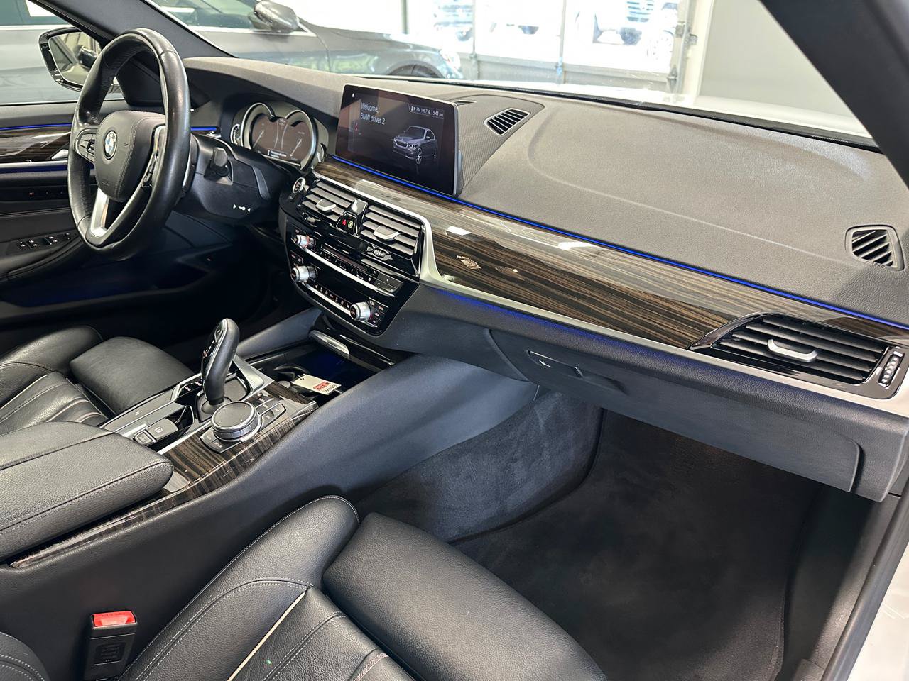 Used 2019 BMW 530i w/ Convenience Package RWD image 24