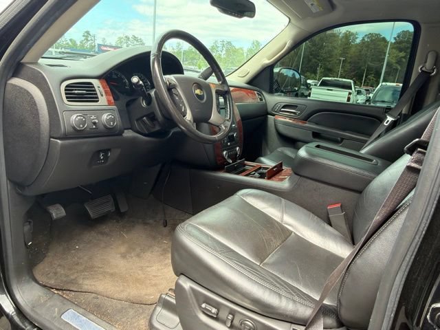 Used 2013 Chevrolet Suburban LTZ AWD/4WD image 19
