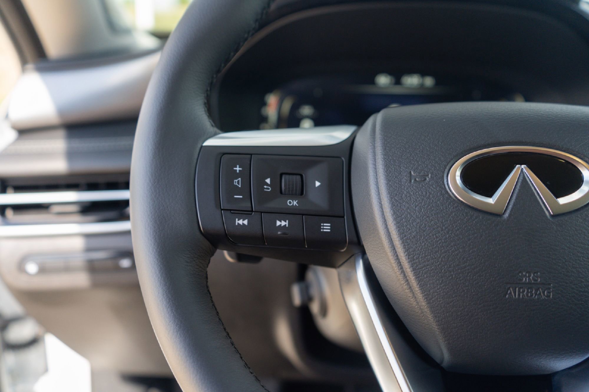 Certified 2026 INFINITI QX60 Luxe w/ Family Package image 11