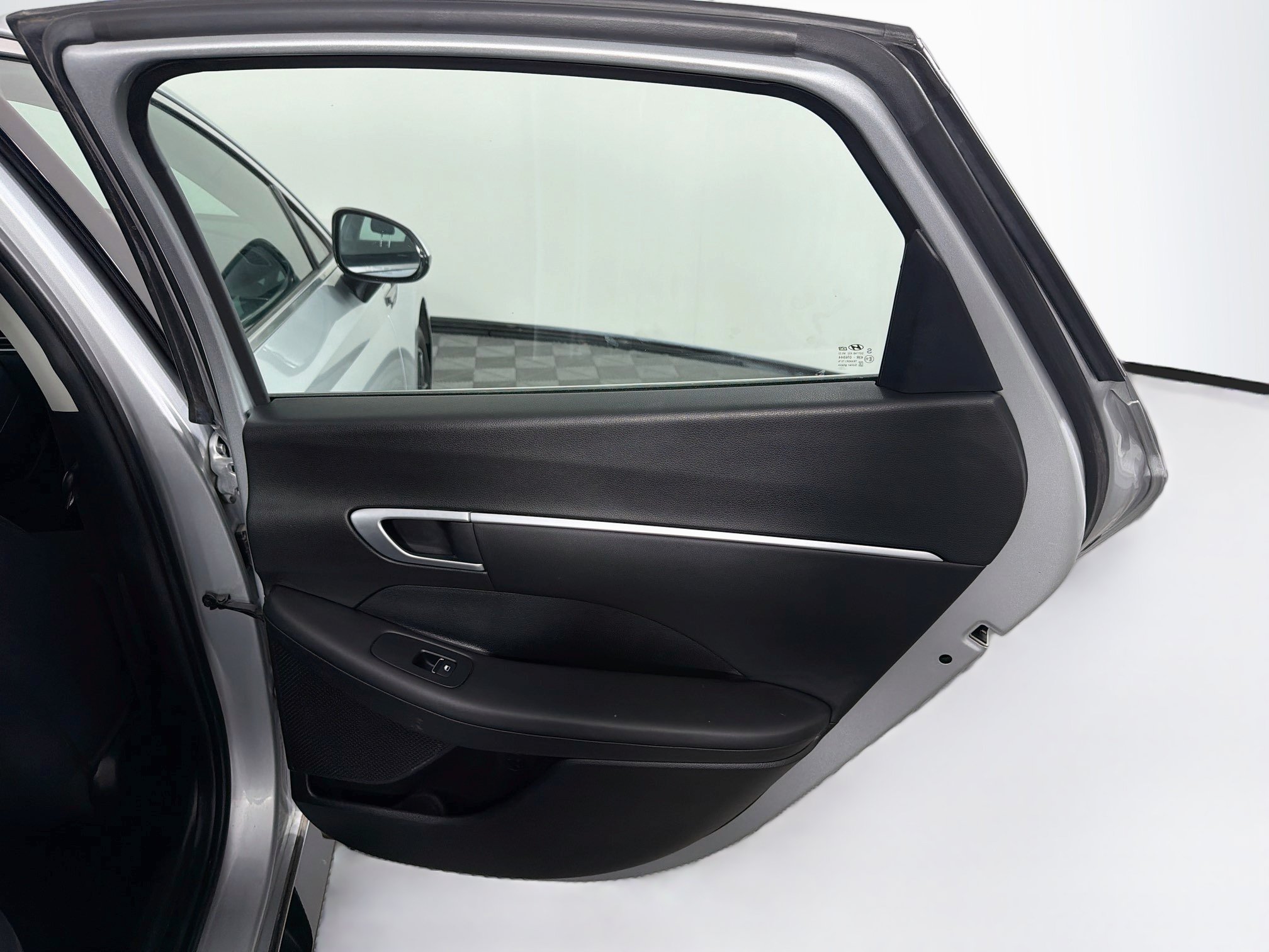 Used 2025 Hyundai Sonata SEL FWD image 30