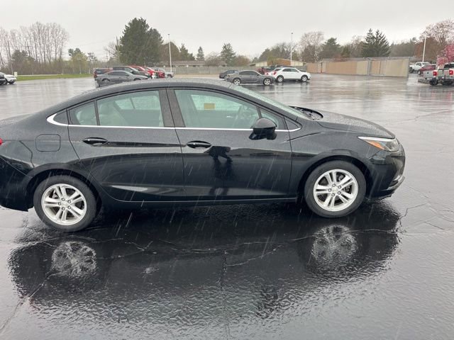 Used 2017 Chevrolet Cruze LT w/ Convenience Package FWD image 5