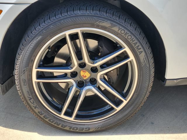 Used 2020 Porsche Macan AWD/4WD image 12