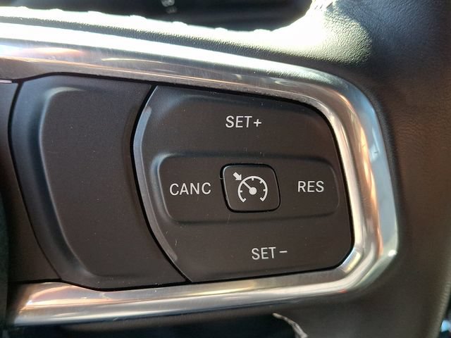 Used 2022 Jeep Wrangler Unlimited Sahara w/ Cold Weather Group AWD/4WD image 18