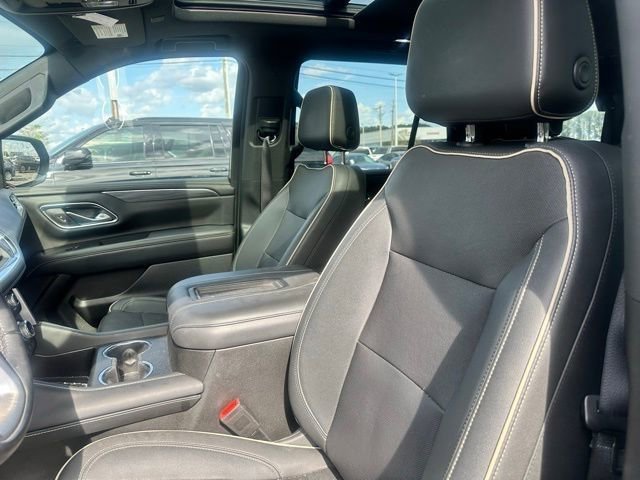 Used 2023 GMC Yukon SLT w/ SLT Luxury Package image 29