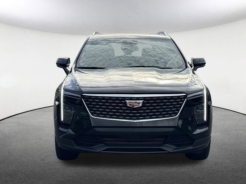 Certified 2024 Cadillac XT4 Luxury w/ Cold Weather Package image 8