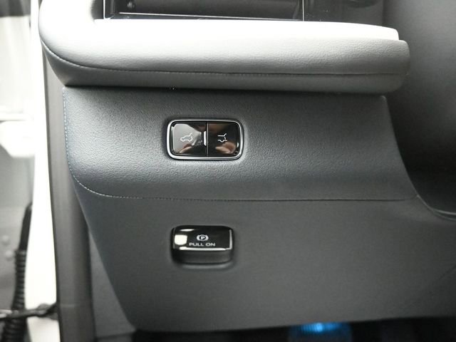 Used 2025 Lincoln Navigator L Reserve w/ Jet Appearance Package image 19