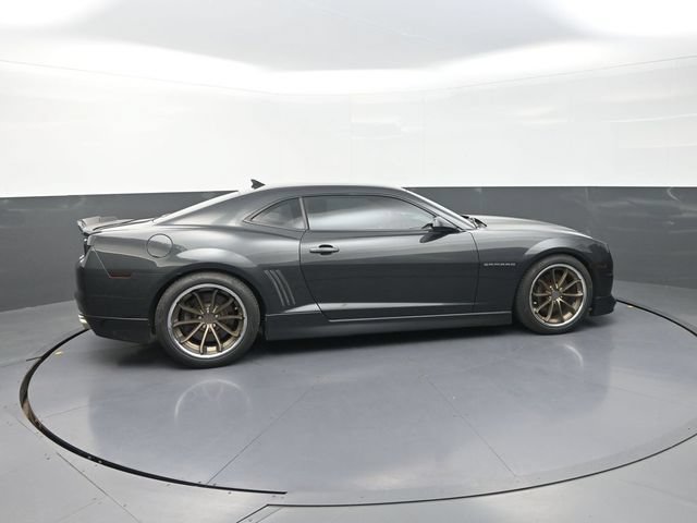 Used 2013 Chevrolet Camaro SS RWD image 9