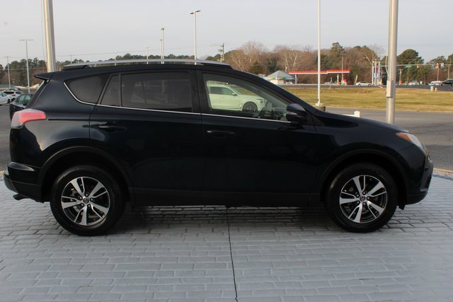 Used 2018 Toyota RAV4 XLE image 6