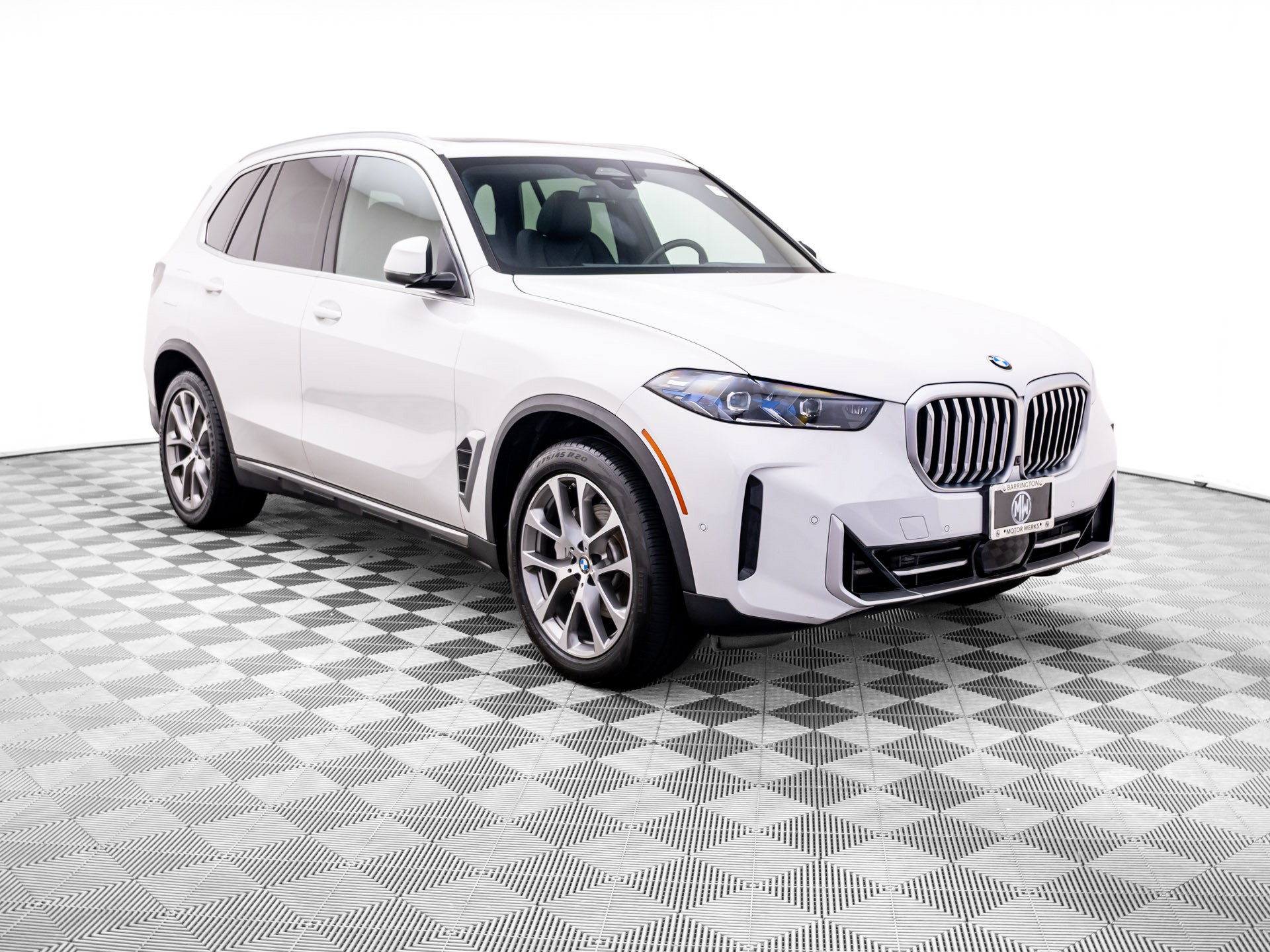 Used 2024 BMW X5 xDrive40i w/ Premium Package AWD/4WD image 7