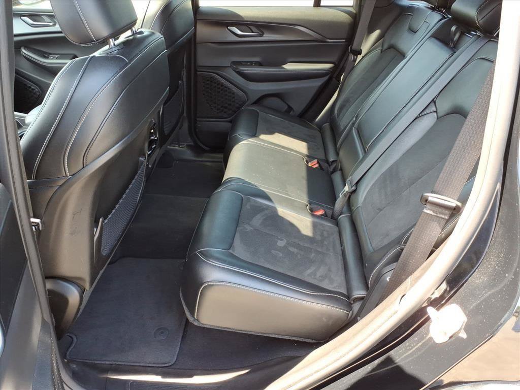 Used 2024 Jeep Grand Cherokee Altitude AWD/4WD image 11