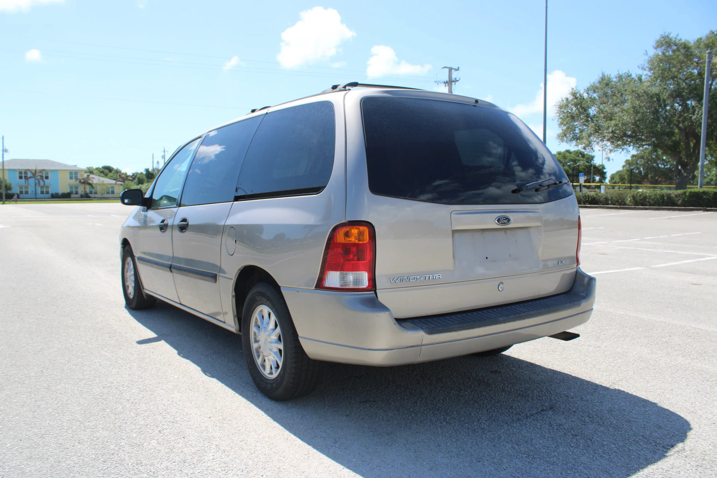 Used 2003 Ford Windstar LX FWD image 5