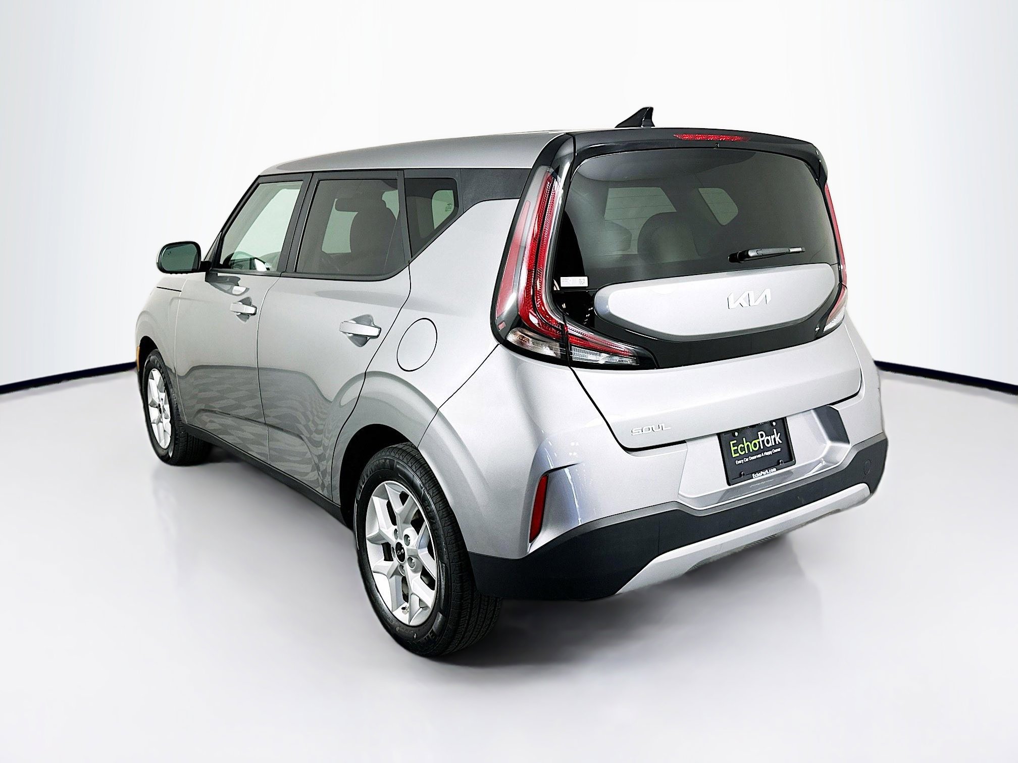 Used 2025 Kia Soul LX w/ LX Technology Package FWD image 5