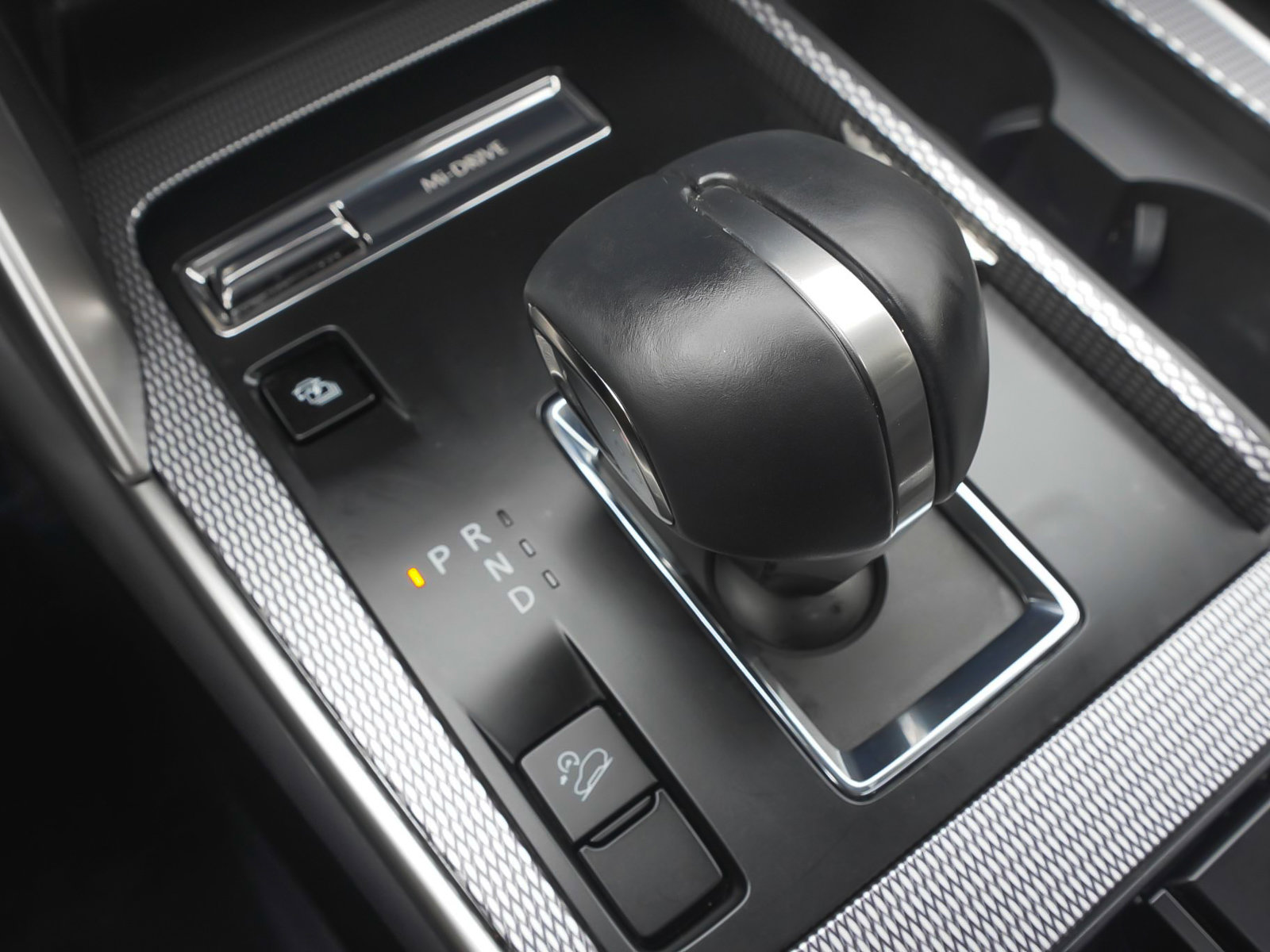 Used 2024 MAZDA CX-90 Plug-In Hybrid w/ Preferred image 30