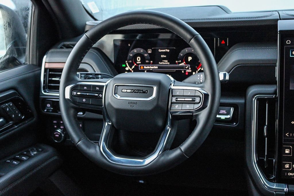 Used 2025 GMC Yukon XL Denali image 16