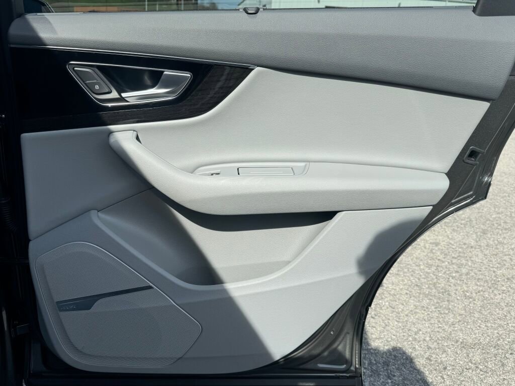 Used 2018 Audi Q7 3.0T Prestige image 20