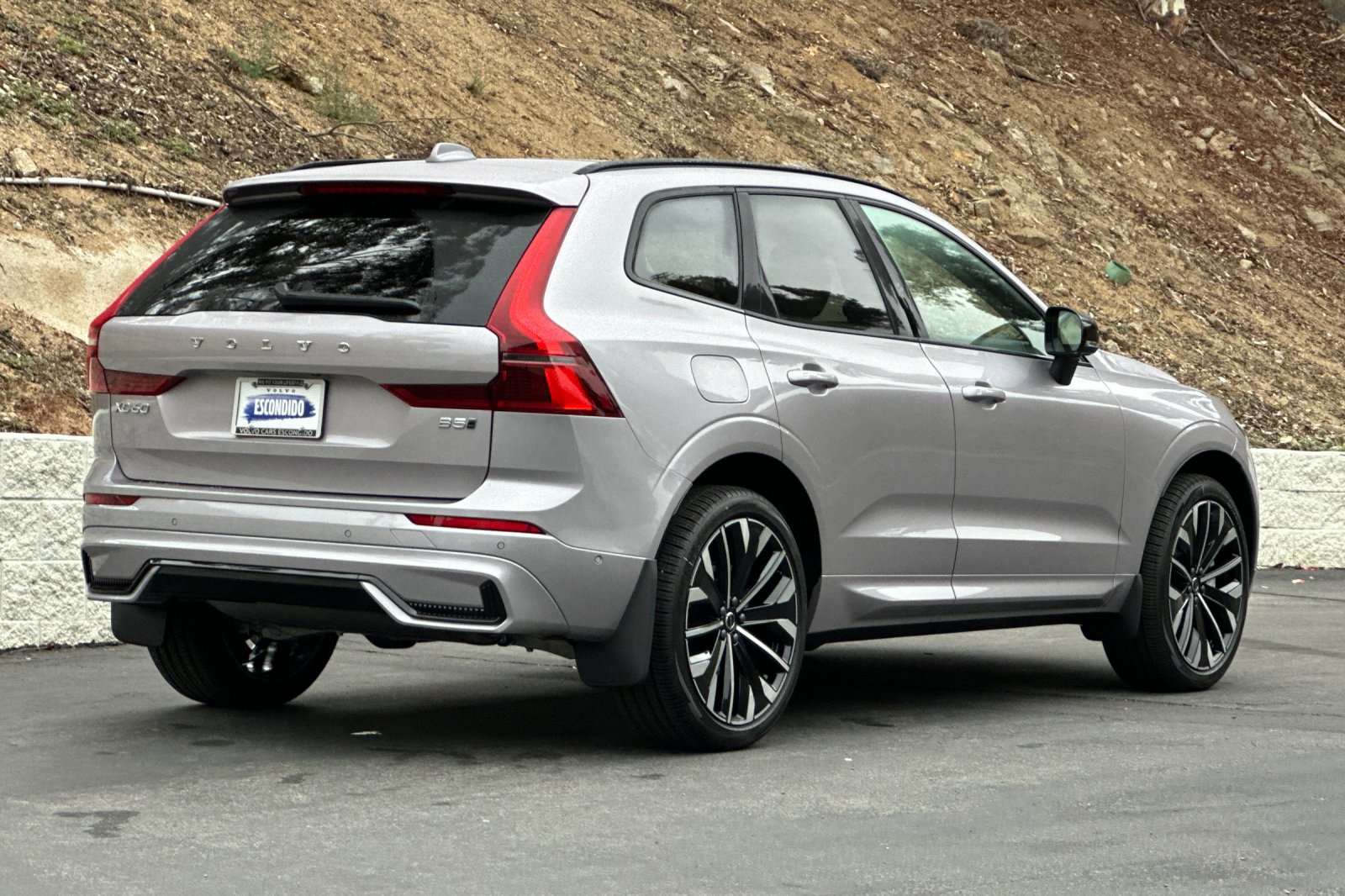 New 2026 Volvo XC60 B5 Ultra image 5
