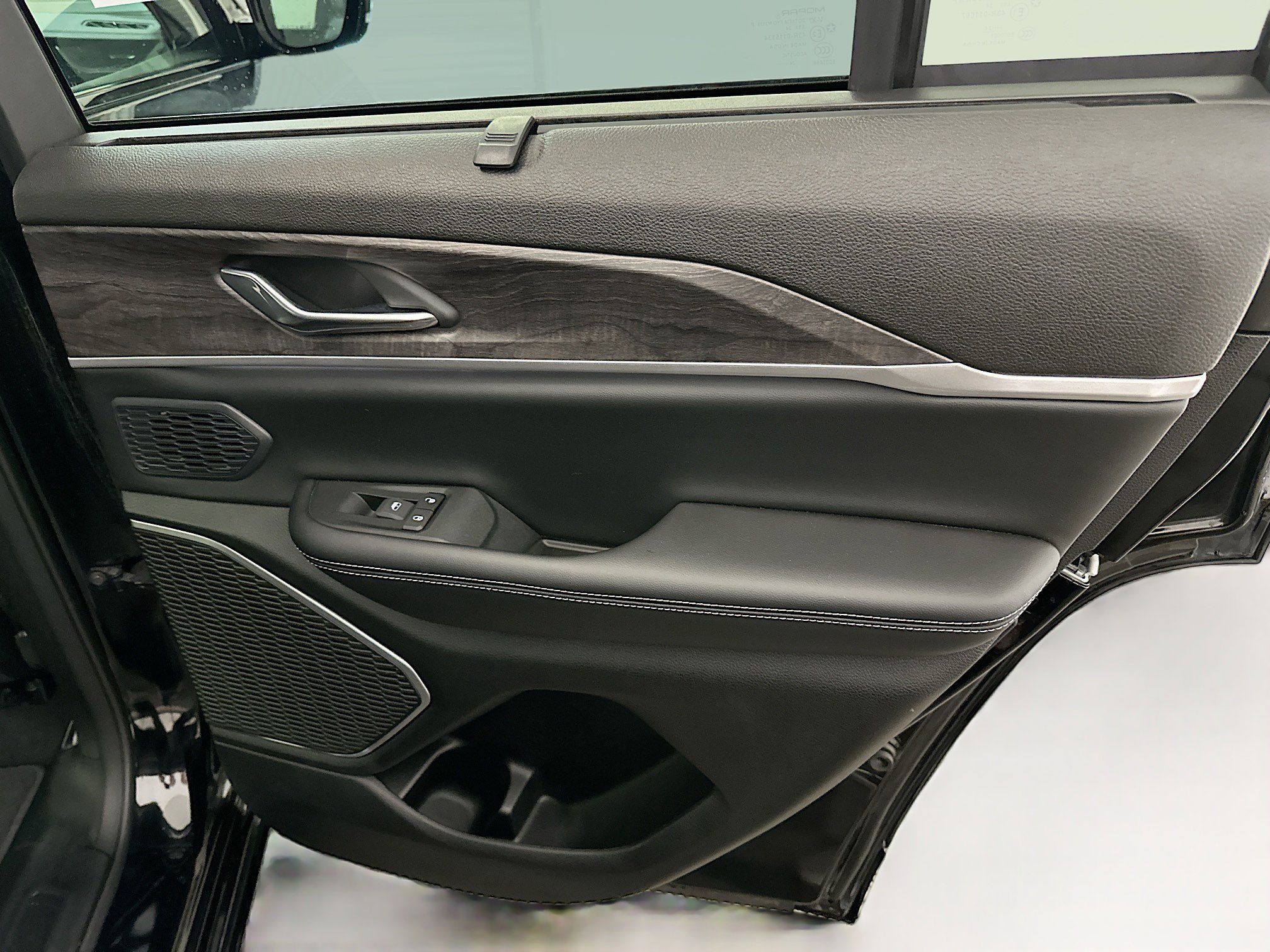 Used 2024 Jeep Grand Cherokee Limited 4xe image 33