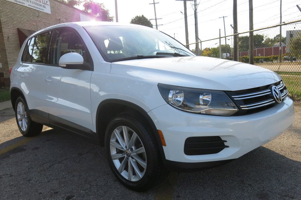 Used 2017 Volkswagen Tiguan Limited w/ Alloy Wheels Package image 1