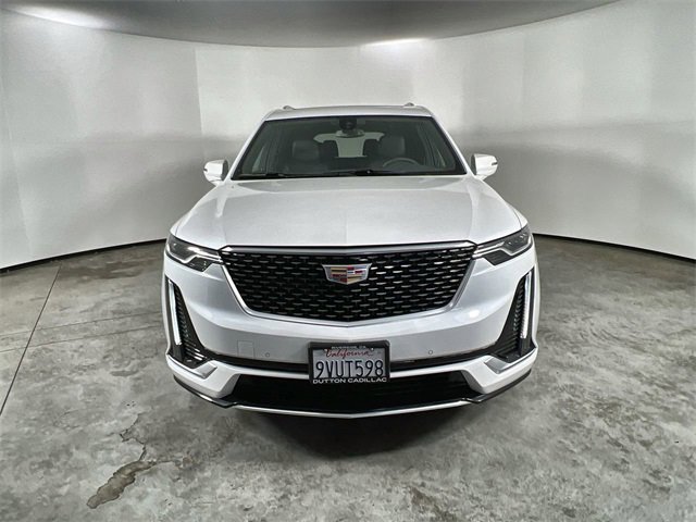 Certified 2025 Cadillac XT6 Luxury image 3
