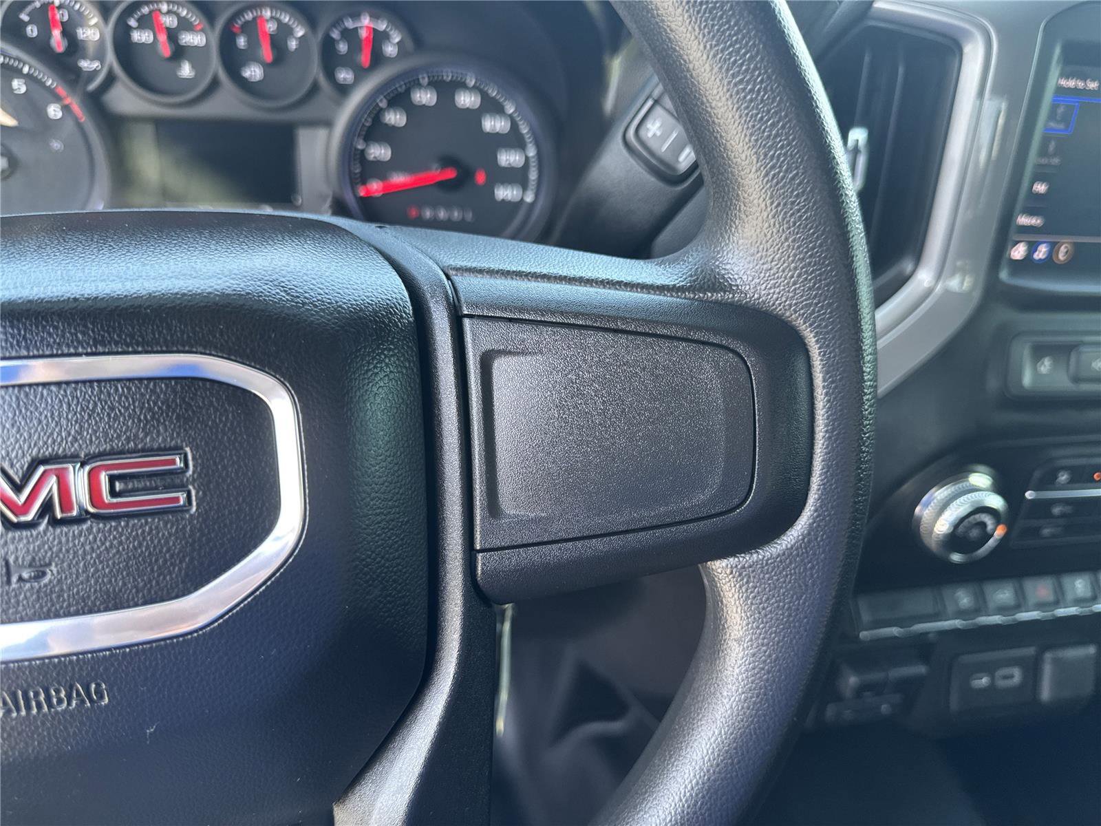 Used 2021 GMC Sierra 1500 4x4 Crew Cab w/ Sierra Value Package image 22