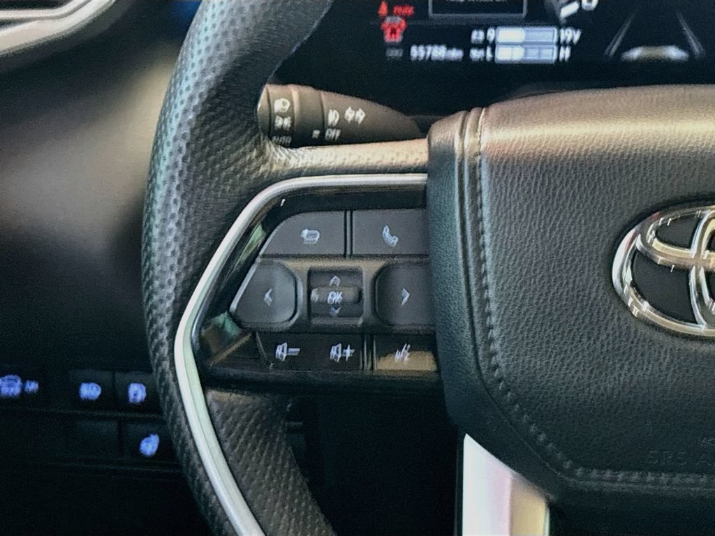 Certified 2024 Toyota Sequoia Platinum AWD/4WD image 11
