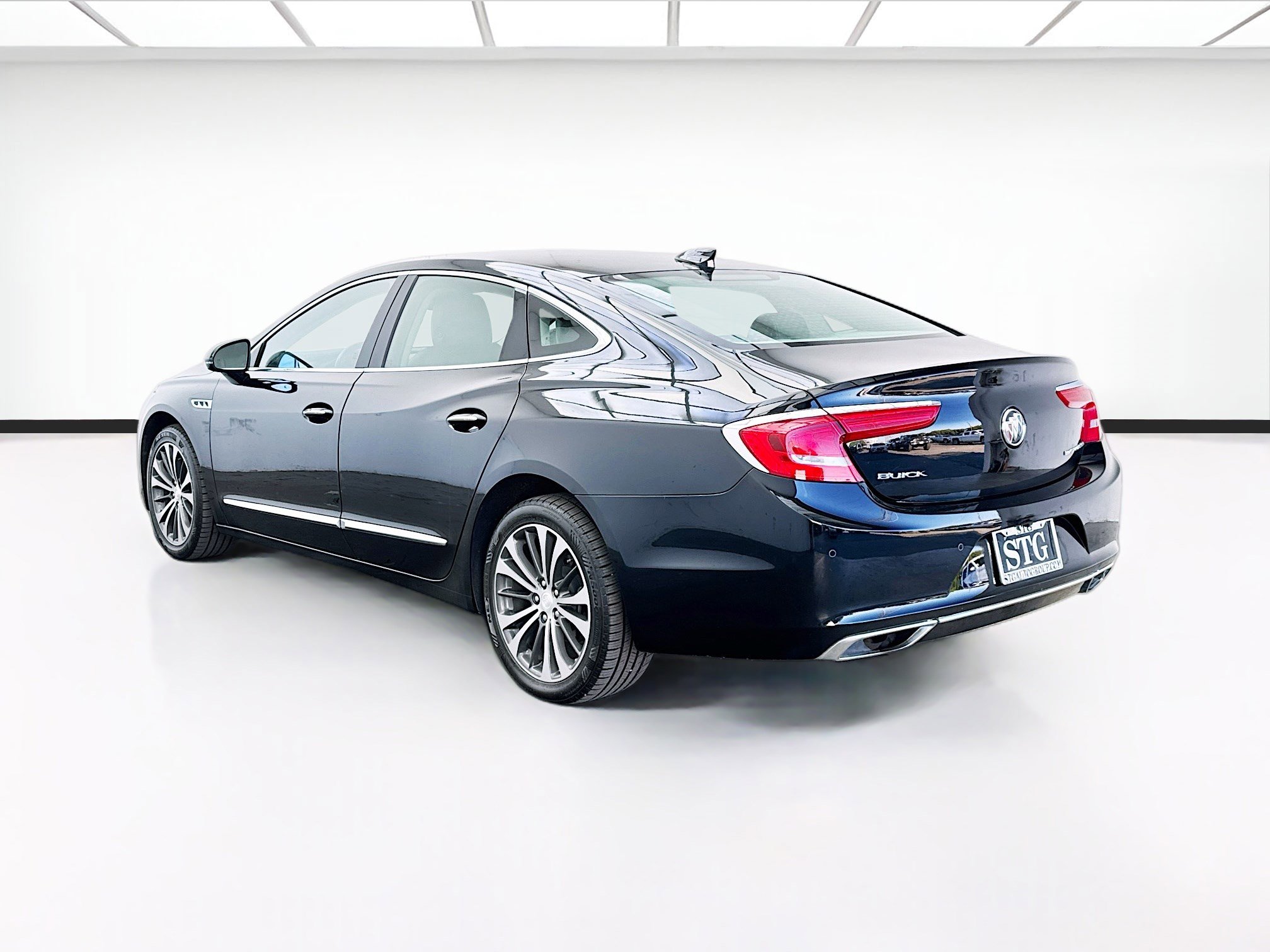 Used 2018 Buick LaCrosse Essence w/ Sights and Sounds Package FWD image 6