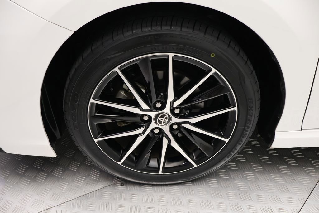 Used 2023 Toyota Camry SE FWD image 4