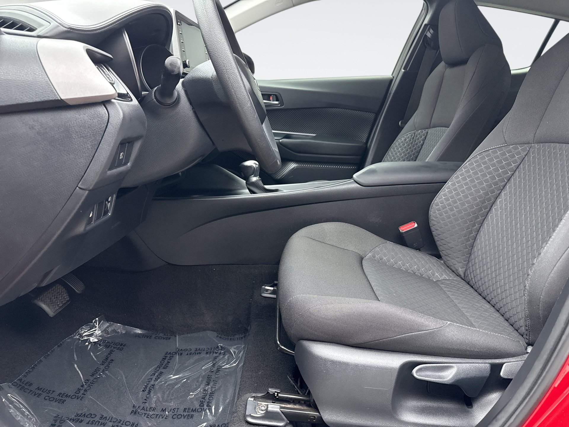 Used 2020 Toyota C-HR LE FWD image 11