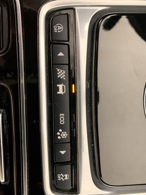 Used 2018 Jaguar F-PACE Premium image 26