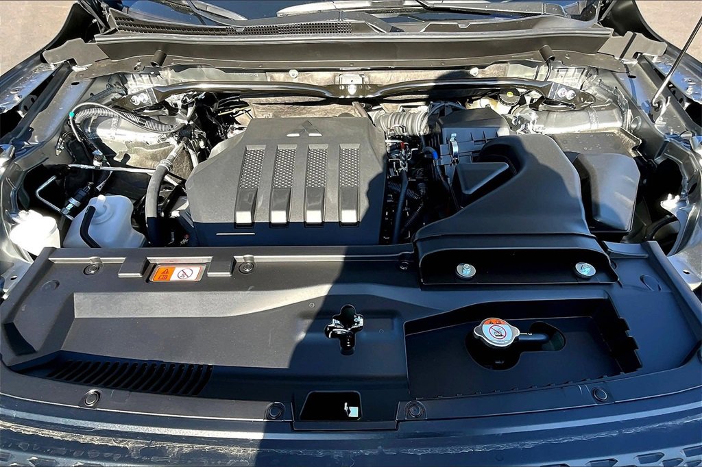 New 2026 Mitsubishi Eclipse Cross Black Edition image 10