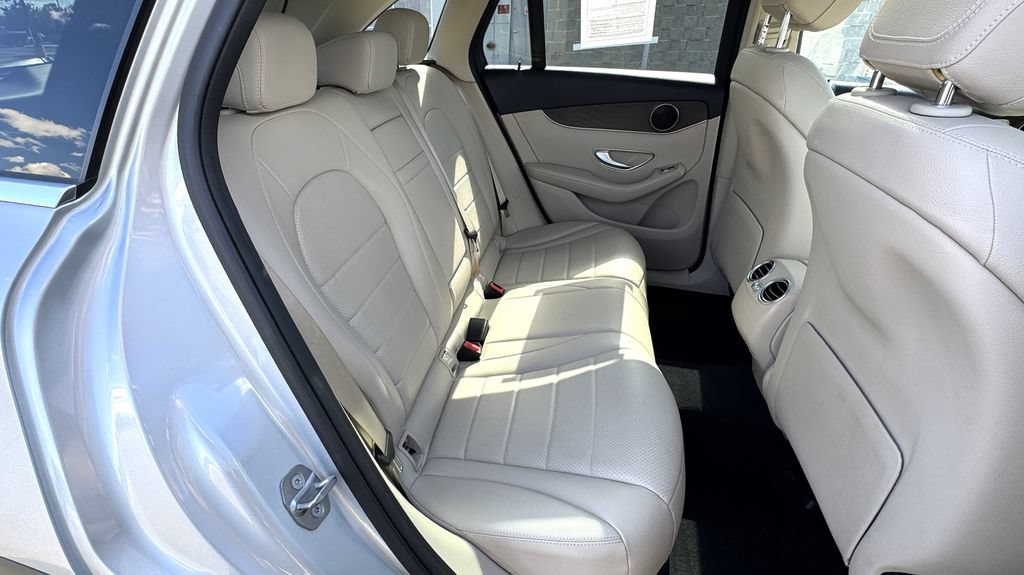 Used 2019 Mercedes-Benz GLC 300 4MATIC image 35