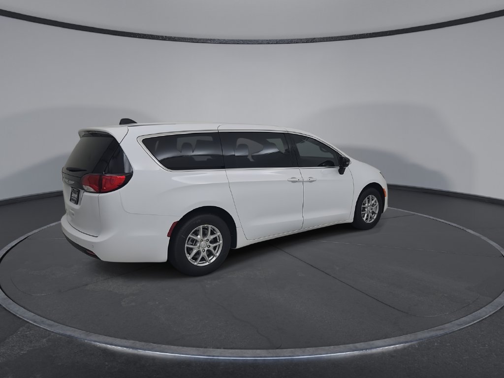 New 2027 Chrysler Pacifica LX FWD image 15